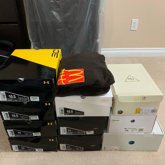 Sneakers and Clothing - Picture 5 of 13